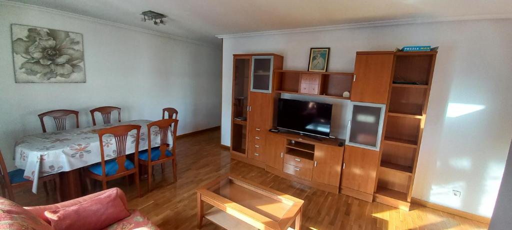 TV a/nebo společenská místnost v ubytování Vivienda Briviesca La Vega 2