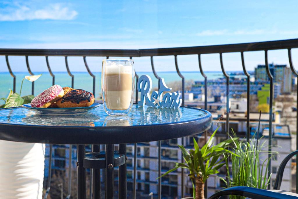 Φαγητό σε αυτό το διαμέρισμα ή κάπου εκεί κοντά