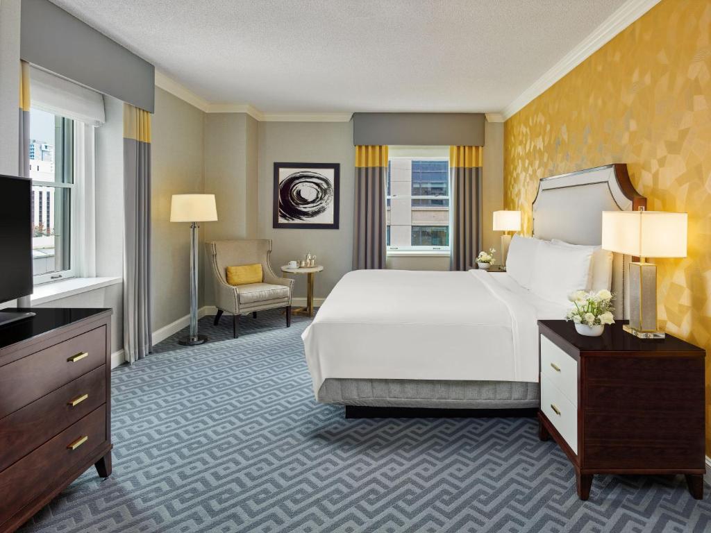 Fairmont Olympic Hotel - Signature View Corner King Room - Hochböden