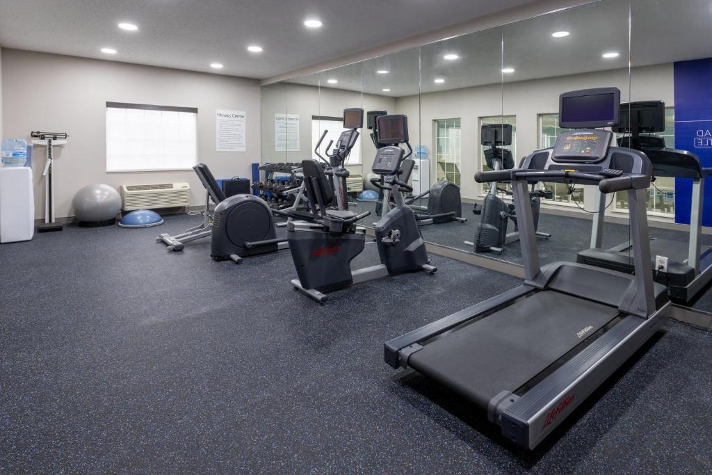 Holiday Inn Express Hotel & Suites Center Township by IHG photo