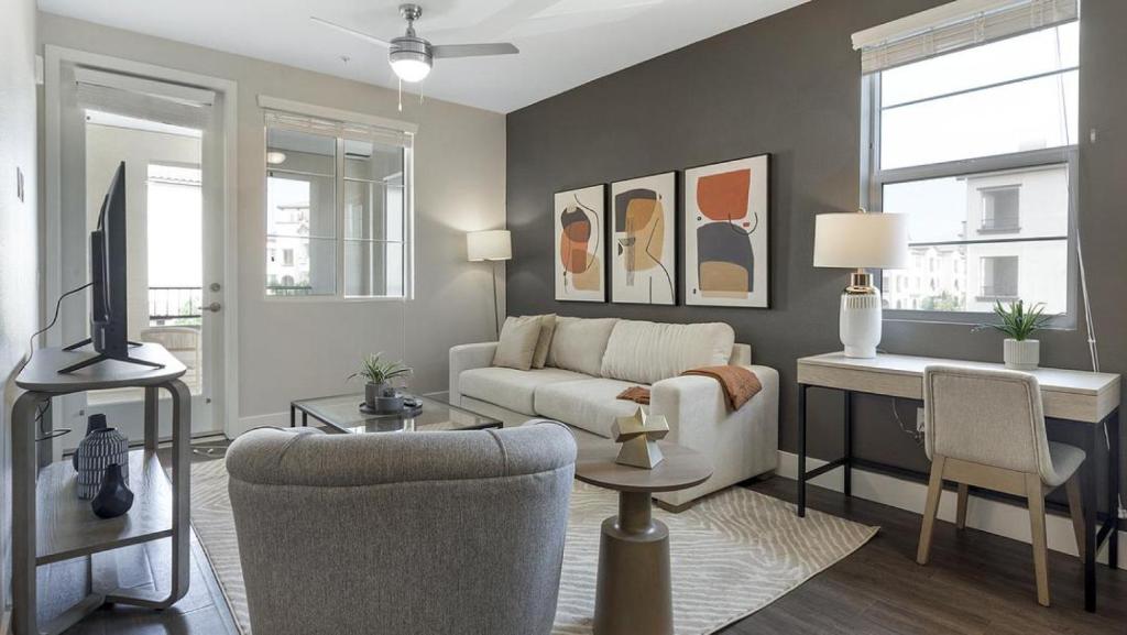 Landing Modern Apartment with Amazing Amenities (ID1018X984), Eastvale