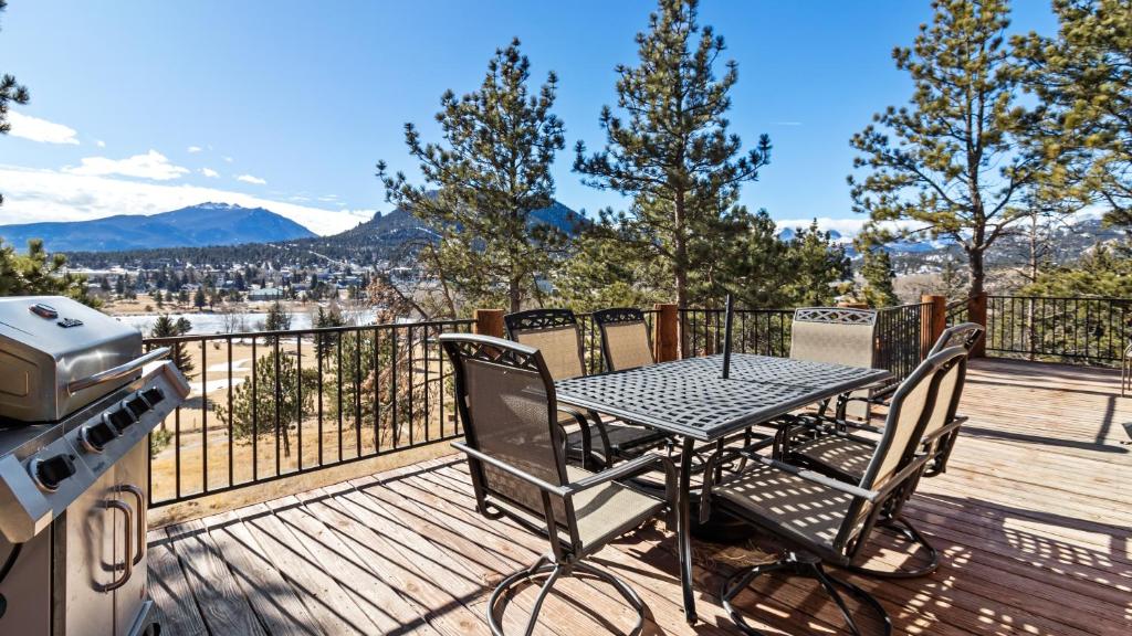 Vista of Lake Estes by Estes Park Homes home, Estes Park (updated