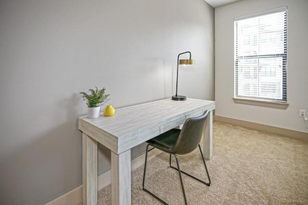 Landing Modern Apartment with Amazing Amenities (ID1246), Birmingham