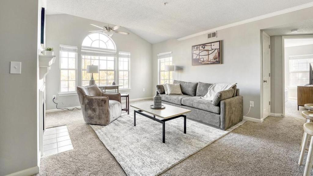 Landing Modern Apartment with Amazing Amenities (ID8483X95