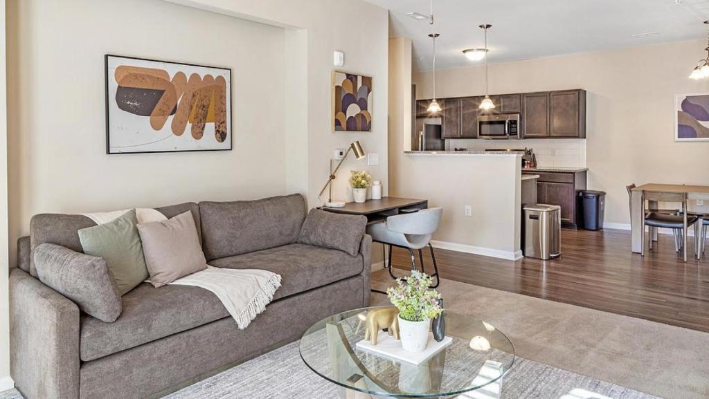 Landing Modern Apartment with Amazing Amenities (ID1253X730), Leland