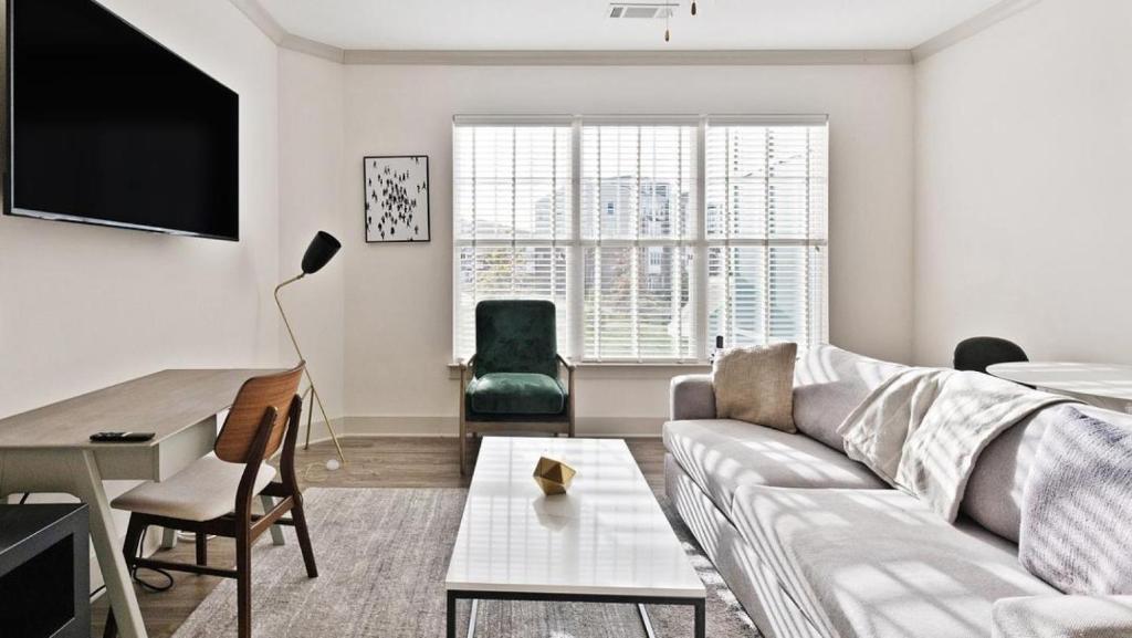 Landing Modern Apartment With Amazing Amenities Id4420X29 Richmond Photo Inspiration