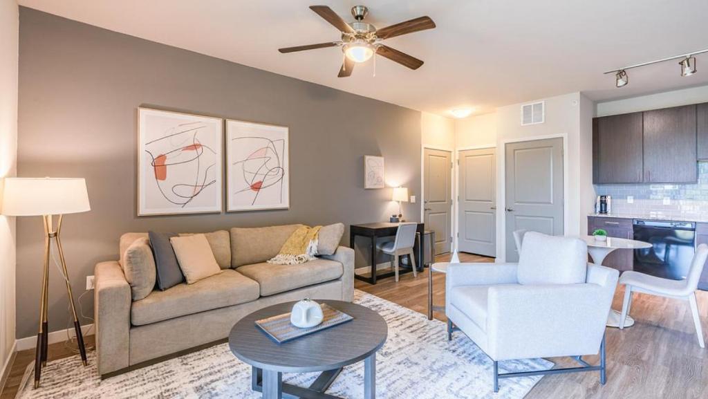 Landing Modern Apartment with Amazing Amenities (ID7516X47), Littleton (updated prices 2024)