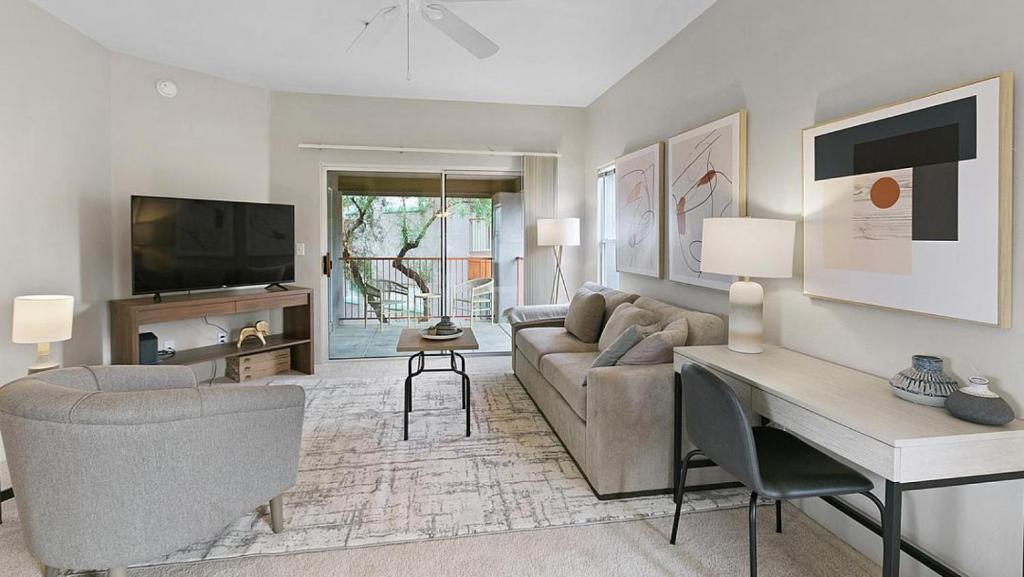 Landing Modern Apartment with Amazing Amenities (ID4677X14), Tucson