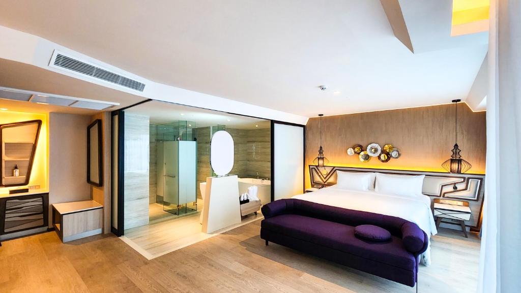 
Amethyst Grand Executive 
