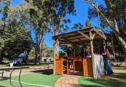 Βραδινή ψυχαγωγία για τους επισκέπτες του Tiny House 10 at Grampians Edge