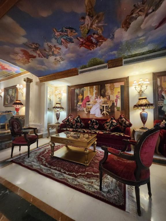 Posezení v ubytování Q Hotel