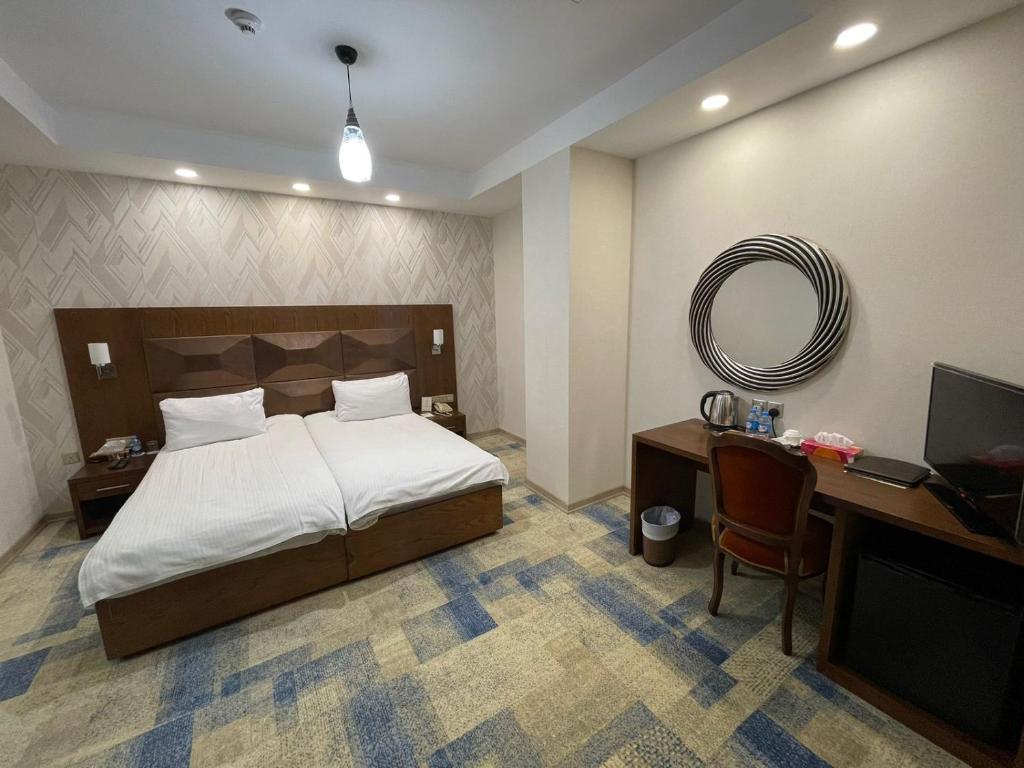 Fiori Hotel - Deluxe Double Room