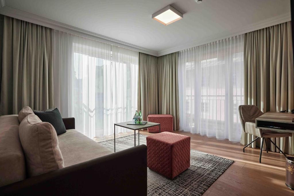Posezení v ubytování Hotel EDELWEISS Berchtesgaden Superior