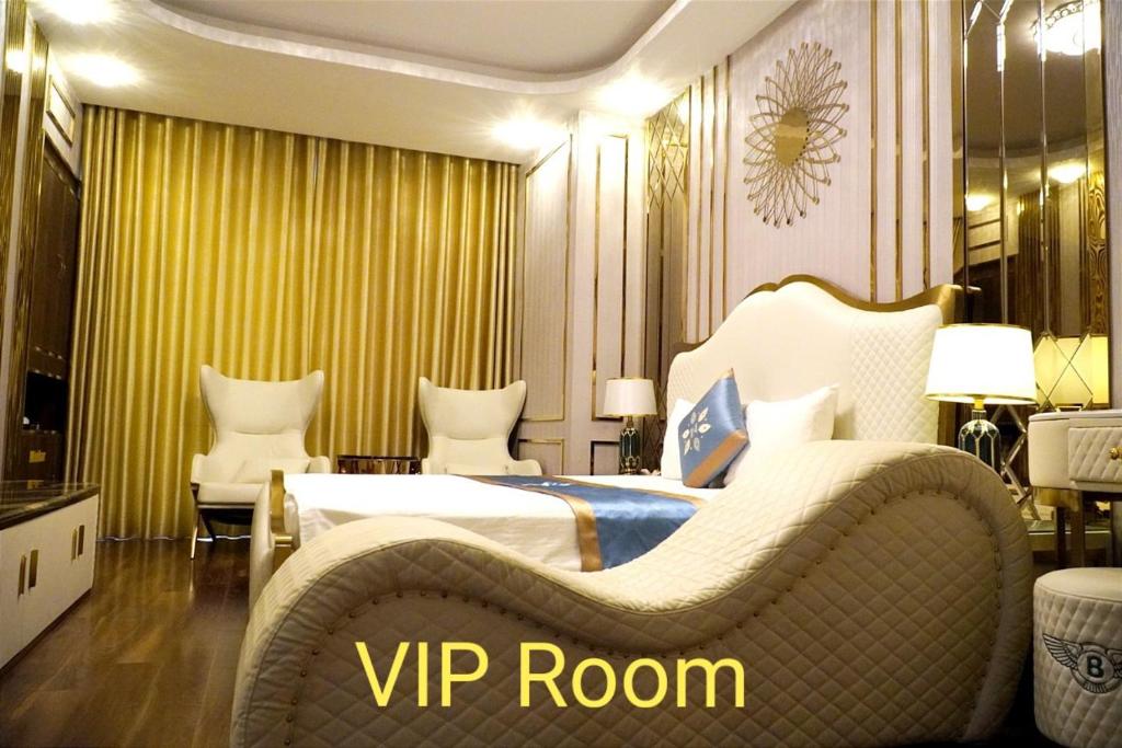 Posezení v ubytování Bao Ngoc Hotel Linh Dam