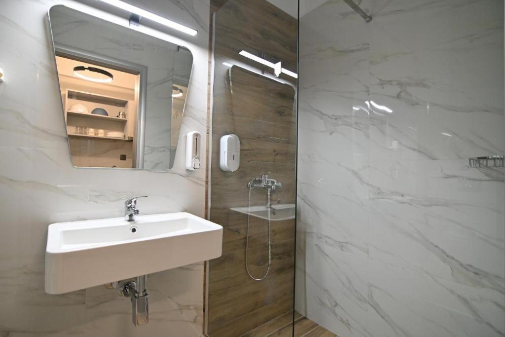 Armonia Luxury Suites - 7