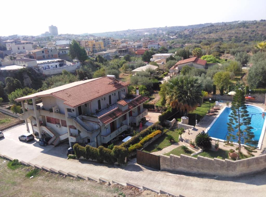 Bazén v ubytování B&B Quattromulini !! nebo v jeho okolí