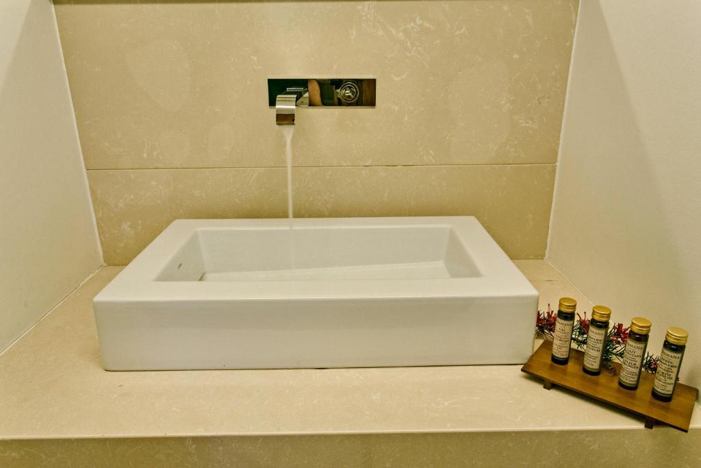 12 Months Luxury Resort – Photos 1