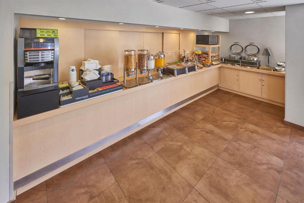 Una cocina o zona de cocina en City Express by Marriott Puebla FINSA