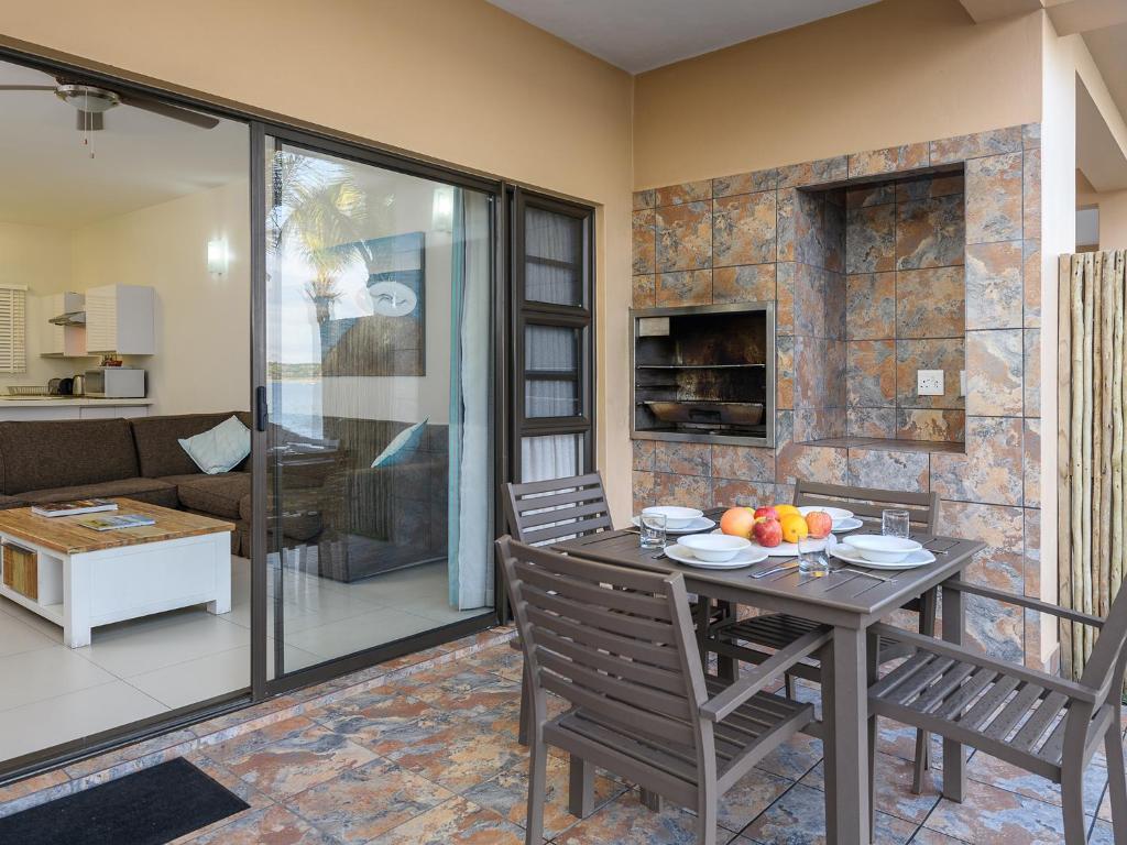 San Martinho Beach Club - Three Bedroom Apartment With Patio