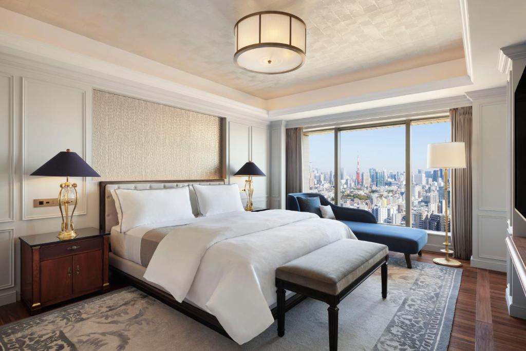 Postel nebo postele na pokoji v ubytování The Westin Tokyo
