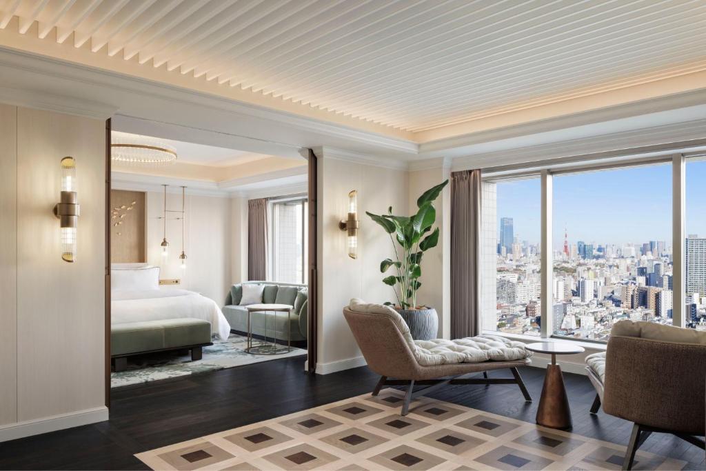 Postel nebo postele na pokoji v ubytování The Westin Tokyo