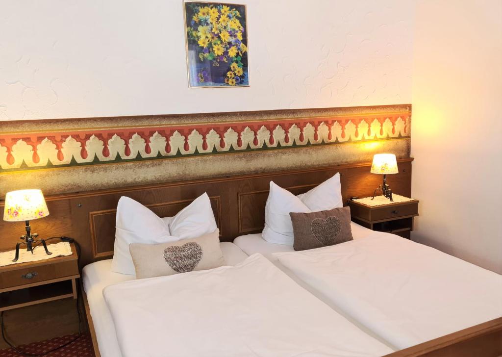 Schneck Apartments - Two-Bedroom Apartment