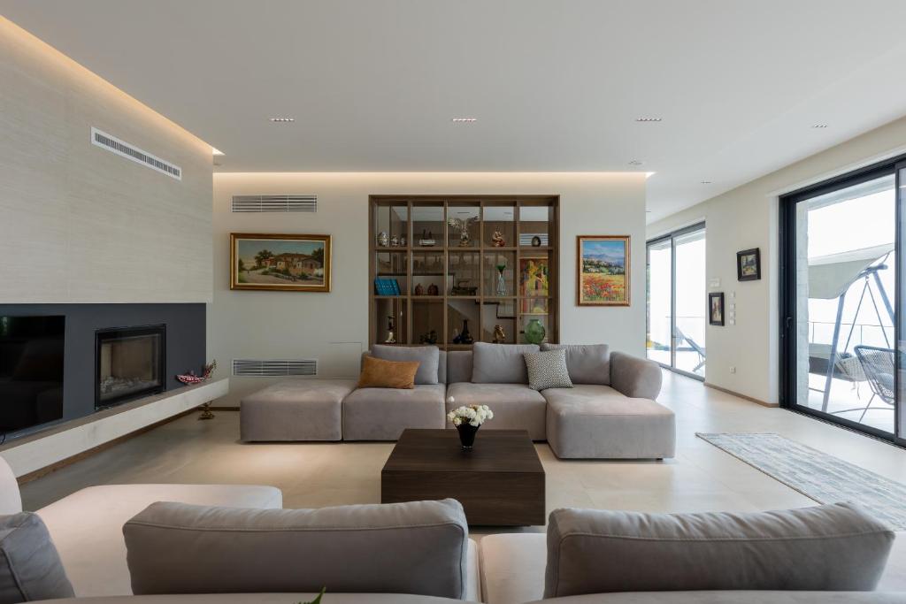 The Luxury Villa - Image 9