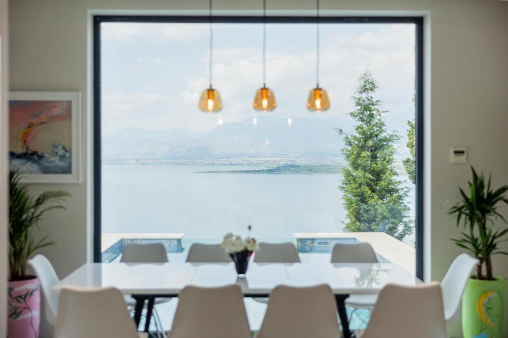 The Luxury Villa - Image 8