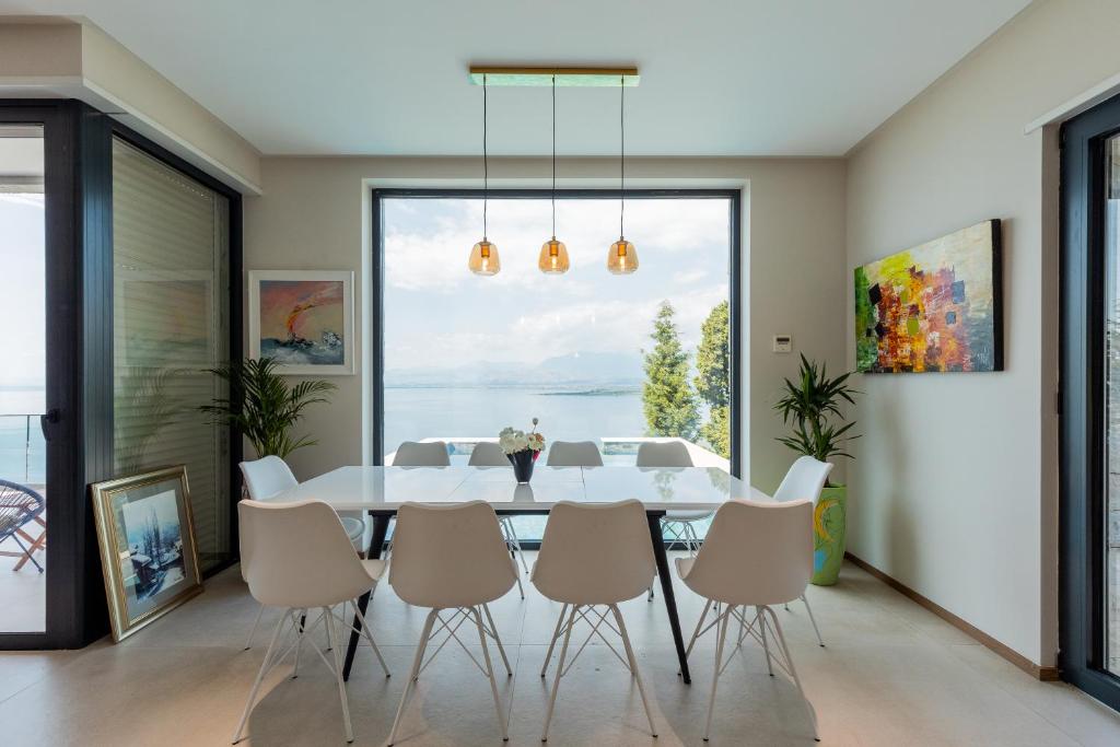 The Luxury Villa - Image 3