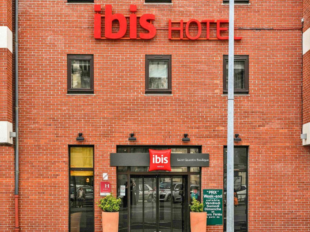 Certifikát, hodnocení, plakát nebo jiný dokument vystavený v ubytování ibis Saint Quentin Basilique