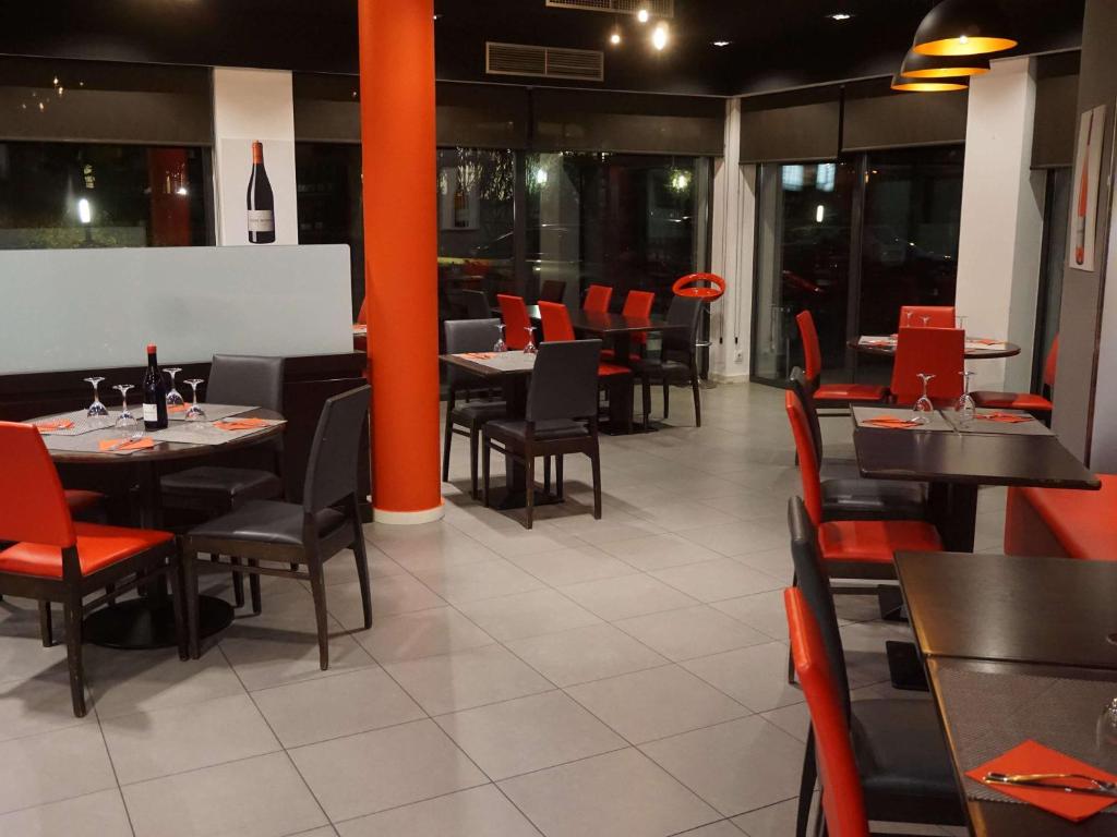 Restaurace v ubytování Ibis Girona