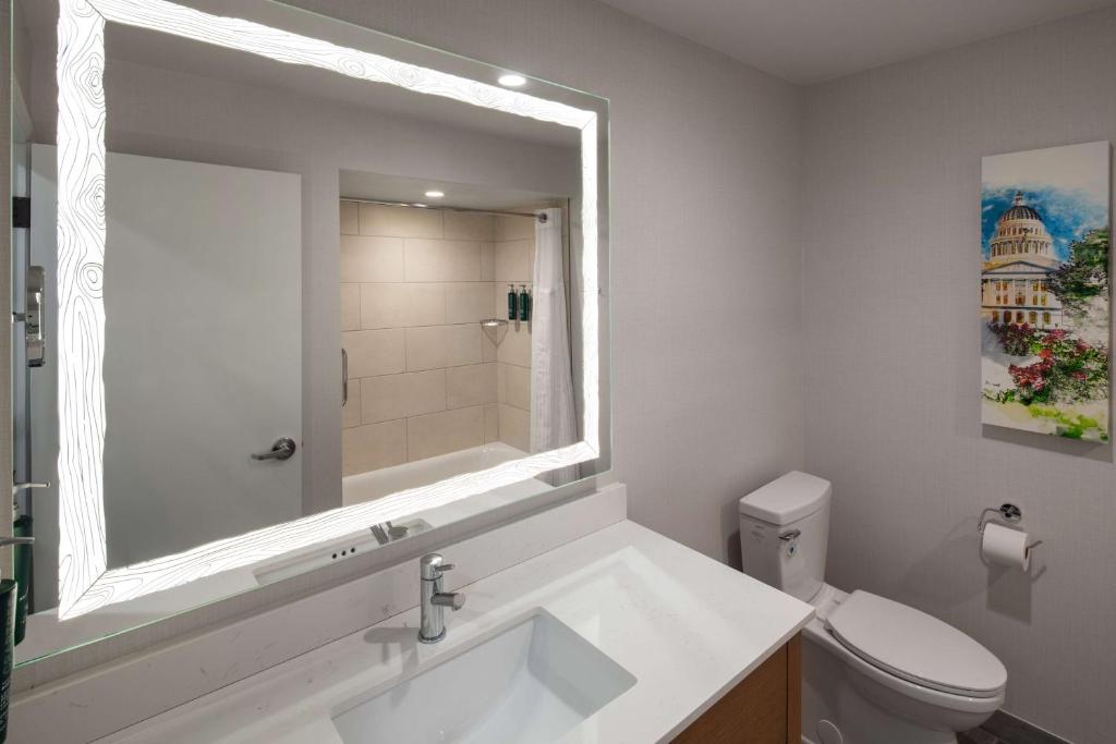 DoubleTree By Hilton Sacramento - 