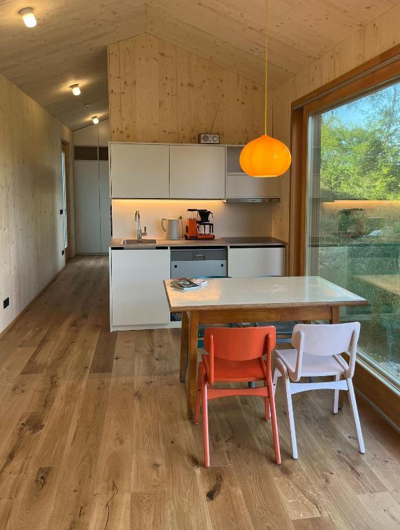 Kuchyň nebo kuchyňský kout v ubytování Die Klingerei - Tiny House Wiese