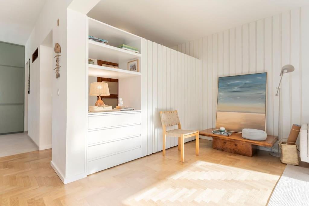 a white room with a desk and a chair at Porto Lidador Boutique Ap with Garden - Alvaro in Porto