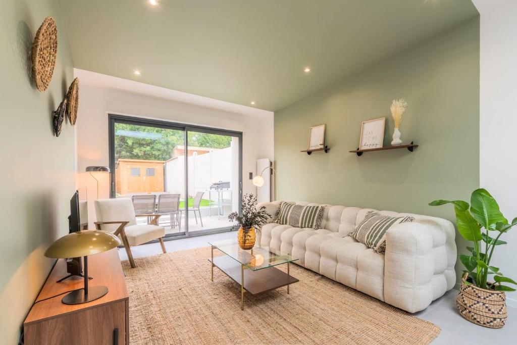 Χώρος καθιστικού στο 3 bedroom house with garden, free parking