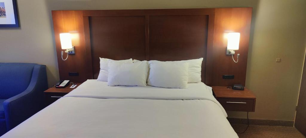 Comfort Inn Lancaster at Rockvale photo