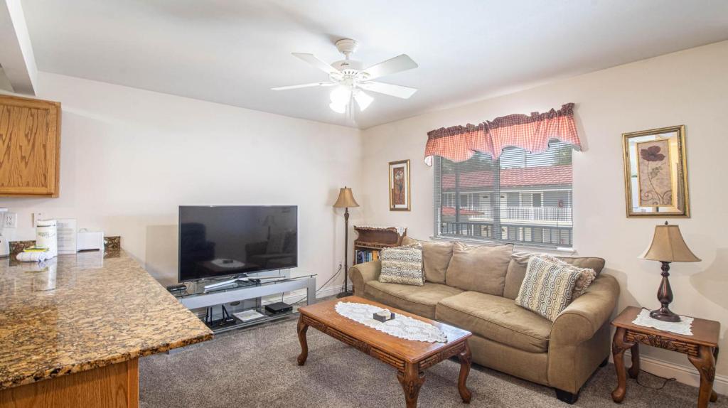 Oak Shores 115 - Housity