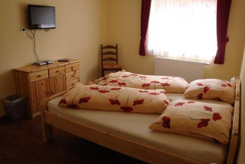 Gaestehaeuser Am Nibelungensteig - Family Room With Shower