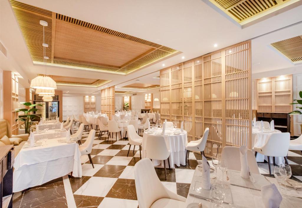 Restaurace v ubytování Bahia Principe Grand El Portillo - All Inclusive