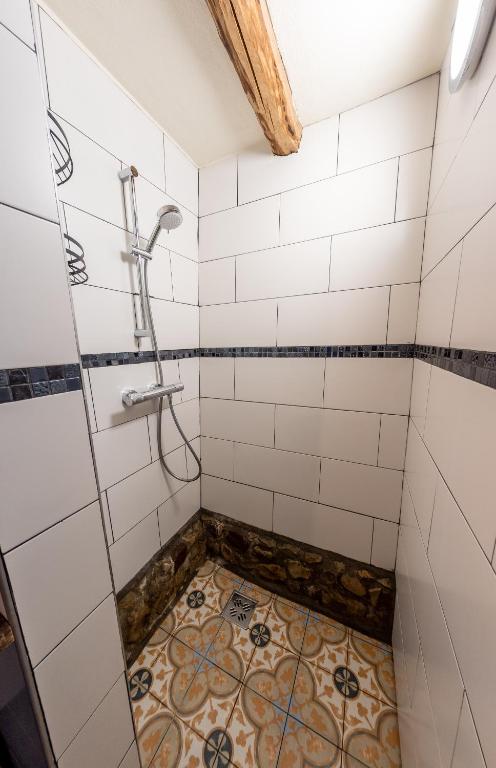 Koupelna v ubytování Casa Strâmbă