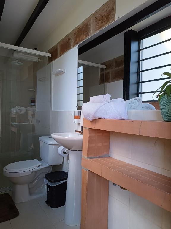 Koupelna v ubytování Hotel Marrokos Aeropuerto José María Córdova