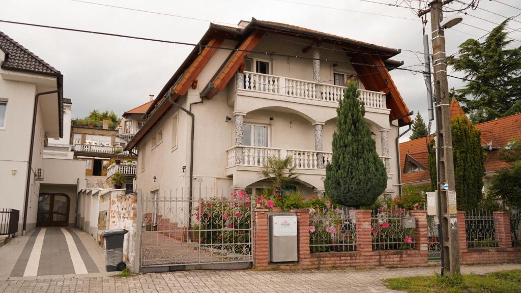 Hévíz Kristály Apartman - Resim 9