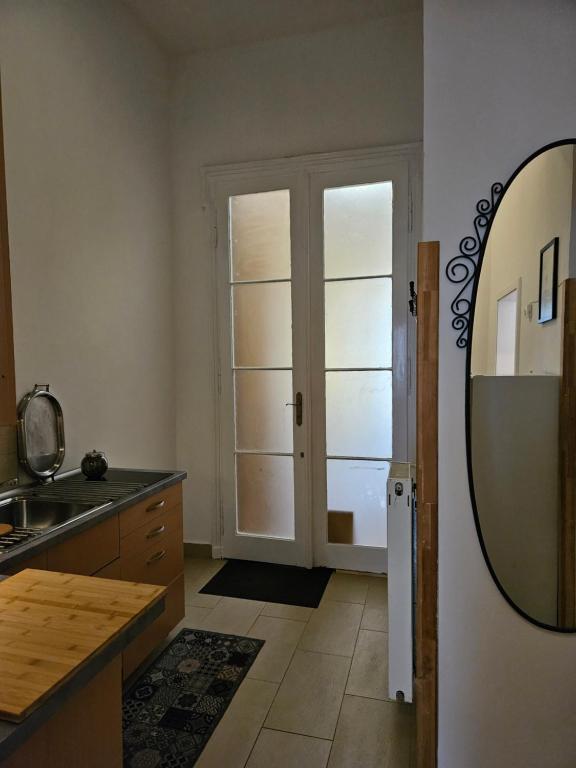 DanubeScree cozy Apartment - Two-Bedroom Apartment