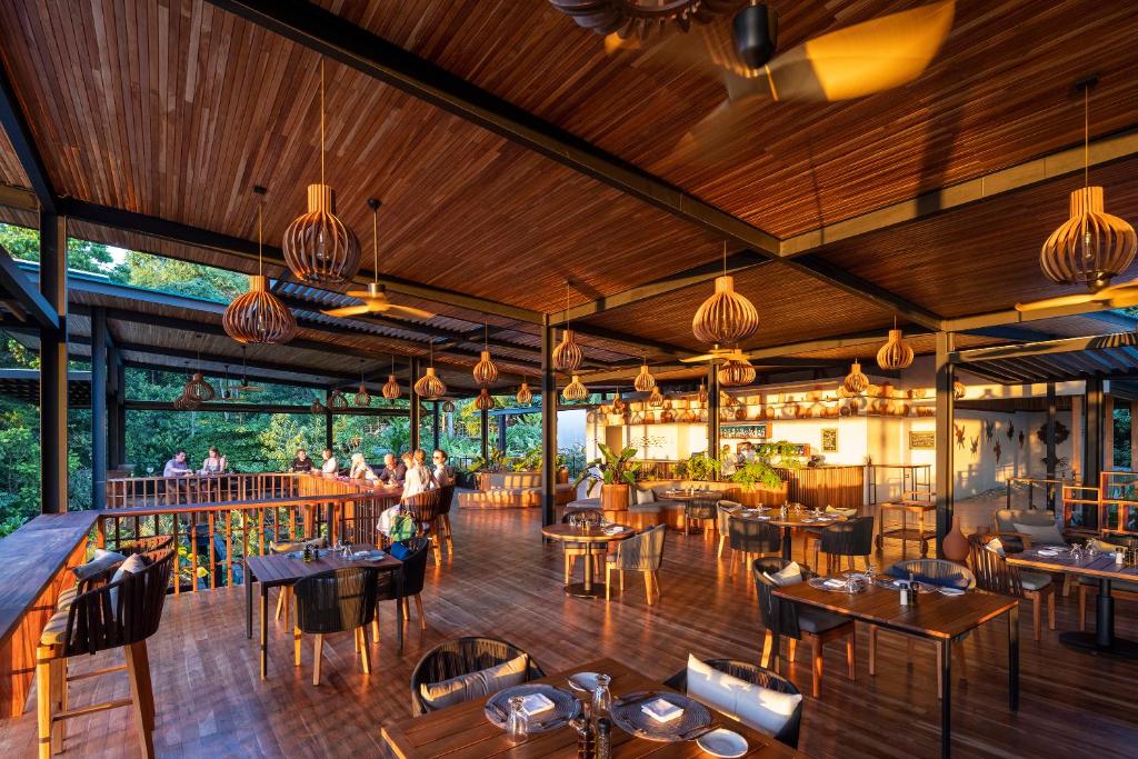 Restaurace v ubytování El Remanso Rainforest Lodge