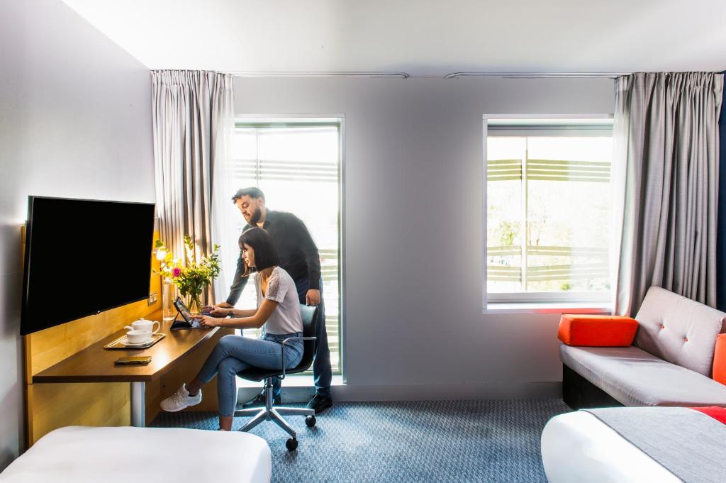 Holiday Inn Express Paris-Canal De La Villette by IHG - Resim 13