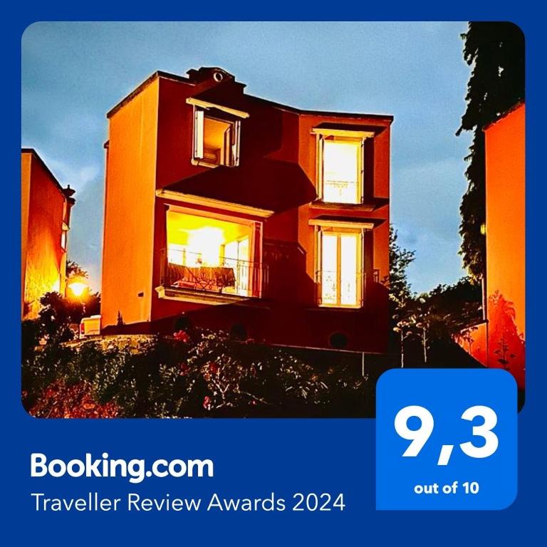 Scenic Riverfront 2 Bedroom Villa in Port Chambly, Baie du Tombeau