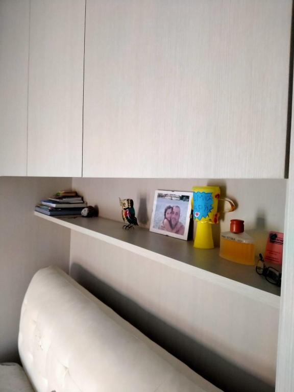 Knihovna v apartmánu