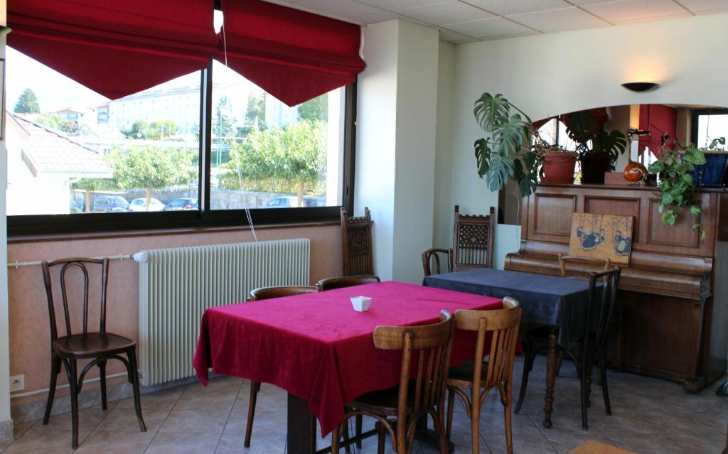 Restaurace v ubytování Hôtel Evian Express - Terminus