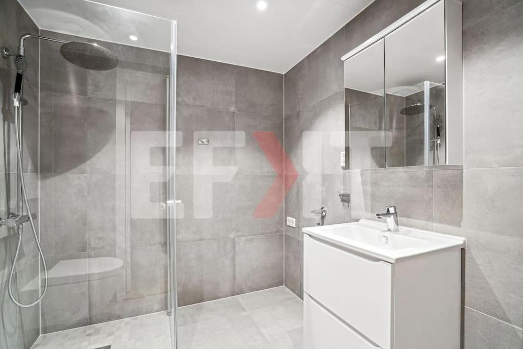 Ванна кімната в Vervet Skyline Suite - Brand-new!
