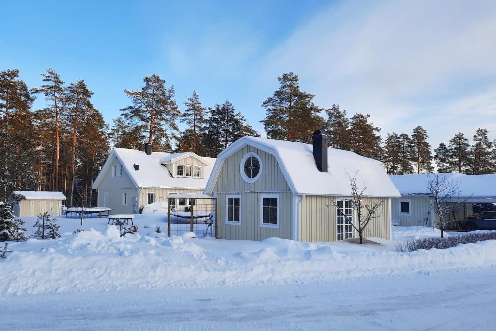 Charmigt hus och mysigt boende! during the winter